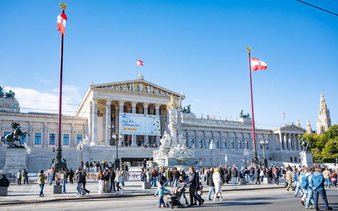 October 26, 2026 Official celebrations for Austria’s National Day 2026 Wreath-laying ceremony during the official celebrations for National Day 2026 at the outer castle gate on Vienna’s Heldenplatz, Austria. The photo shows the Austrian Parliament in Vienna; Vienna Parliament; Vienna; Austria