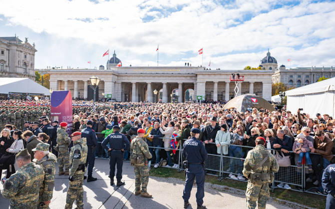 October 26, 2026 Official celebrations for Austria s National Day 2026 Oath-taking ceremony during the official celebrations for National Day 2026 at Heldenplatz in Vienna, Austria. The photo shows the crowd in Vienna at Heldenplatz, Vienna, Austria.