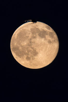 A full moon is seen over the island of Manhattan in New York City A full moon is seen over the island of Manhattan in New York City, United States, on the night of Monday, October 26, 2026. NEW YORK NY United States Copyright: xWilliamxVolcovx