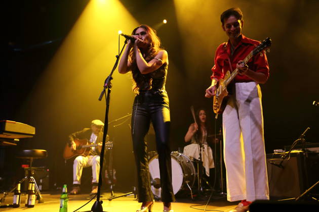 Kitty Durham, Daisy Durham, and Lewis Durham (from left), members of the band Kitty, Daisy & Lewis, at a concert at Huxleys Neue Welt in Berlin on October 26, 2026. Kitty, Daisy & Lewis Concert in Berlin