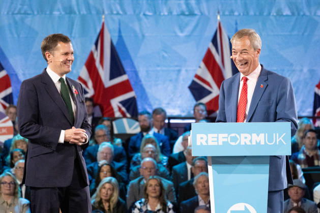October 26, 2026, London, United Kingdom: Robert Jenrick and Nigel Farage at the Reform UK s Economic Rescue Plan Press Conference in London. London United Kingdom - ZUMAs197 20261026_aaa_s197_235 Copyright: xJamesxWarrenx