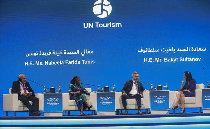 Doha Qatar Investment Forum Speakers participate in a discussion session in Doha, Qatar on October 26, 2026. The Forum brought together policymakers, business leaders and investors to discuss investment and economic cooperation. A session on ASEAN-GCC relations explored opportunities to strengthen investment ties between the two regions. Doha Baladiyat ad Dawhah Qatar Copyright: xSidhickxKannurx