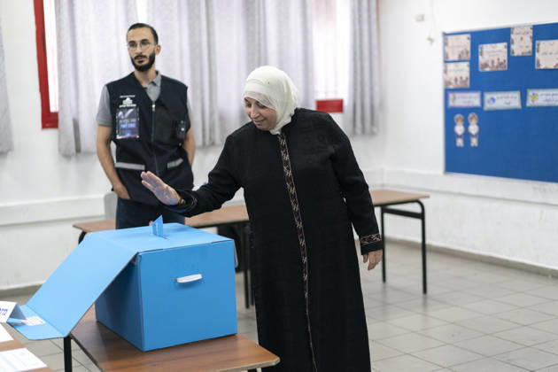 Israelis head to the polls in parliamentary elections UMM AL-FAHM, ISRAEL - OCTOBER 27: Voters cast their ballots at Al-Aqwas School as voting began Tuesday in Israel s parliamentary elections, with more than 7.3 million people eligible to cast ballots to elect the 120-member Knesset in the northern city of Umm al-Fahm, Israel on October 27, 2026. Polling stations opened at 7 am local time (0500GMT) and are scheduled to close at 10 pm (2000GMT), according to Israel’s Central Elections Committee. A total of 12,018 polling stations and approximately 18,000 ballot boxes have been prepared nationwide, with around 100,000 election workers deployed. Mostafa Alkharouf Anadolu Umm al-Fahm Israel. Editorial use only. Please get in touch for any ot  Copyright: x2026xAnadoluxMostafaxAlkharoufx