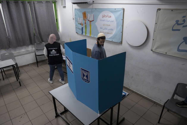Israelis head to the polls in parliamentary elections UMMUMM AL-FAHM, ISRAEL - OCTOBER 27: People set up ballot boxes and voting booths at Al-Aqwas School ahead of Israel s parliamentary elections in the northern city of Umm al-Fahm, Israel, on October 27, 2026. Voting began Tuesday in Israel’s parliamentary elections, with more than 7.3 million people eligible to cast ballots to elect the 120-member Knesset. Mostafa Alkharouf Anadolu Ummumm al-Fahm Israel. Editorial use only. Please get in touch for any other usage.  Copyright: x2026xAnadoluxMostafaxAlkharoufx