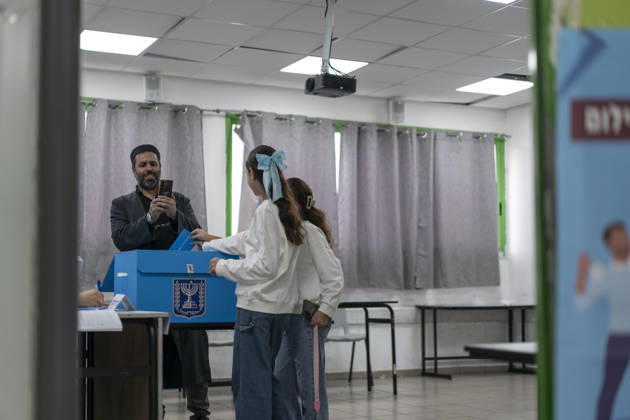 Israelis head to polls in parliamentary elections UMM AL-FAHM, ISRAEL - OCTOBER 27: Voters cast their ballots at Al-Aqwas School as voting began Tuesday in Israel s parliamentary elections, with more than 7.3 million people eligible to cast ballots to elect the 120-member Knesset in the northern city of Umm al-Fahm, Israel on October 27, 2026. Polling stations opened at 7 am local time (0500GMT) and are scheduled to close at 10 pm (2000GMT), according to Israel’s Central Elections Committee. Mostafa Alkharouf Anadolu Umm al-Fahm Israel. Editorial use only. Please get in touch for any other usage.  Copyright: x2026xAnadoluxMostafaxAlkharoufx
