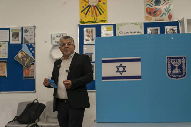 Israelis head to polls in parliamentary elections UMM AL-FAHM, ISRAEL - OCTOBER 27: Yusuf Jabareen, leader of the Joint List, formed by the Ta’al and Balad parties, casts his vote at a polling station set up at Al-Aqwas School in Umm al-Fahm, northern Israel, on October 27, 2026. Voting began Tuesday in Israel s parliamentary elections, with more than 7.3 million people eligible to cast ballots to elect the 120-member Knesset. Polling stations opened at 7 am local time (0500GMT) and are scheduled to close at 10 pm (2000GMT), according to Israel’s Central Elections Committee. Mostafa Alkharouf Anadolu Umm al-fahm Israel. Editorial use only. Please get in touch for any other usage.  Copyright: x2026xAnadoluxMostafaxAlkharoufx