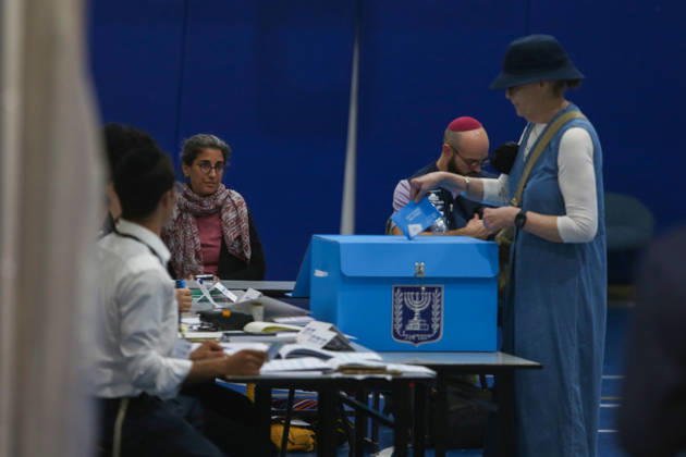 Israelis head to polls in parliamentary elections WEST JERUSALEM - OCTOBER 27: Voters cast their ballots at a polling station as voting began Tuesday in Israel s parliamentary elections, with more than 7.3 million people eligible to cast ballots to elect the 120-member Knesset in West Jerusalem, on October 27, 2026. Polling stations opened at 7 am local time (0500GMT) and are scheduled to close at 10 pm (2000GMT), according to Israel’s Central Elections Committee. Saeed Qaq Anadolu Jerusalem Israel. Editorial use only. Please get in touch for any other usage.  Copyright: x2026xAnadoluxSaeedxQaqx