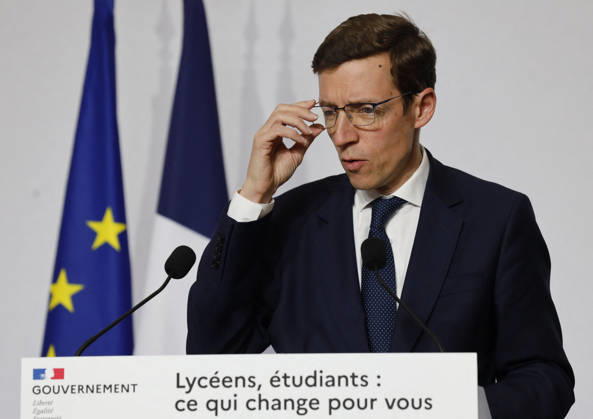 Edouard Geffray At Education Ministers Press Conference - Paris French Education Minister Edouard Geffray holds a press conference to present responses to high school and university students in Paris, France on October 26, 2026. Photo by Vernier JBV NEWS ABACAPRESS.COM Paris France  Copyright: xVernierxJean-Bernard JBVxNews ABACAx