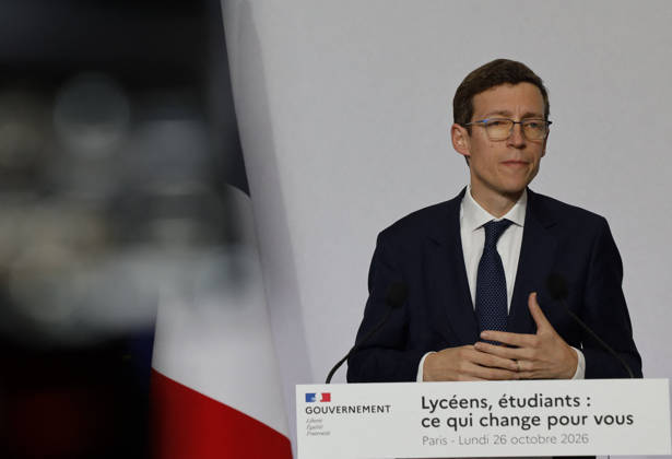 Edouard Geffray At Education Ministers Press Conference - Paris French Education Minister Edouard Geffray holds a press conference to present responses to high school and university students in Paris, France on October 26, 2026. Photo by Vernier JBV NEWS ABACAPRESS.COM Paris France  Copyright: xVernierxJean-Bernard JBVxNews ABACAx