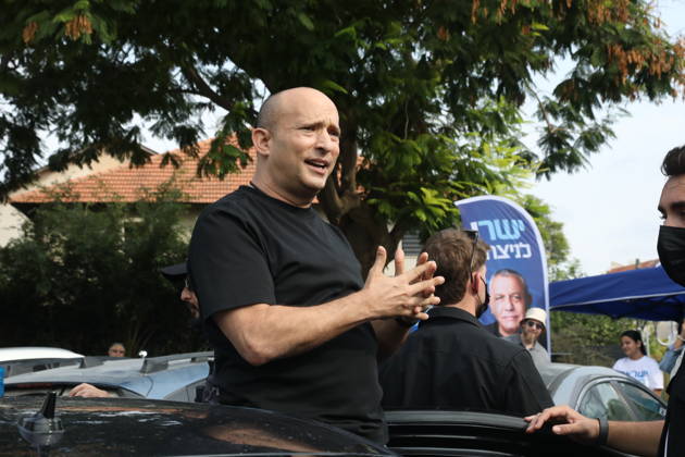 Former Israeli prime minister Naftali Bennett casts his vote in parliamentary elections RA ANANA, ISRAEL - OCTOBER 27: Former Israeli Prime Minister Naftali Bennett casts his vote at a school during the general election and greets his supporters there, in Ra anana, Israel on October 27, 2026. Gideon Markovitz Anadolu Ra anana Israel. Editorial use only. Please get in touch for any other usage.  Copyright: x2026xAnadoluxGideonxMarkovitzx
