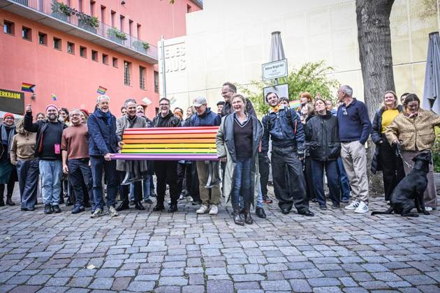 Berliner Ensemble Installs Rainbow Bench ** FOR EDITORIAL PURPOSES ONLY ** EDITORIAL USE ONLY ** p At the initiative of the Berliner Ensemble, several Berlin cultural institutions—including, am Copyright: MaurizioxGambarini doc887nhqozabbrnt181gcl ,EDITORIAL USE ONLY Copyright: MaurizioxGambarini