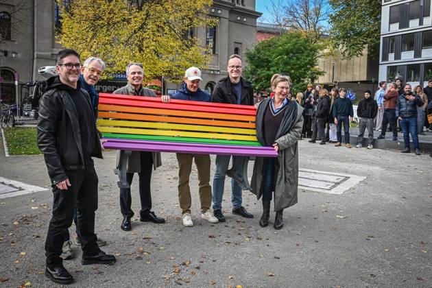 Berliner Ensemble Installs Rainbow Bench ** FOR EDITORIAL PURPOSES ONLY ** EDITORIAL USE ONLY ** p At the initiative of the Berliner Ensemble, several Berlin cultural institutions—including, am Copyright: MaurizioxGambarini doc887no7snvn9hnj7qs3t ,EDITORIAL USE ONLY Copyright: MaurizioxGambarini