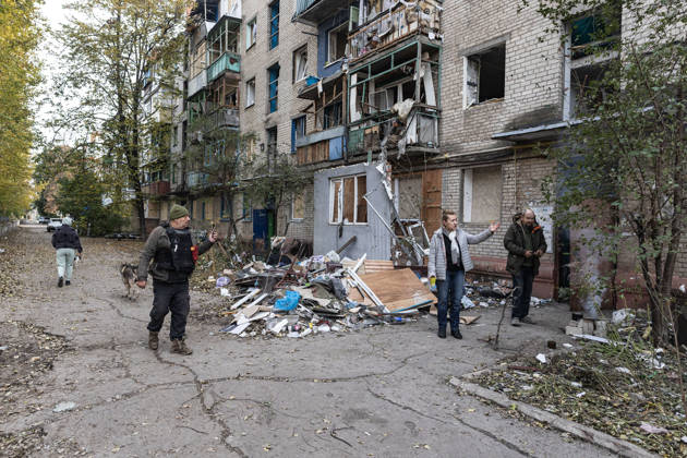 Ukrainian police unit White Angels evacuates residents from Sloviansk SLOVIANSK, UKRAINE - OCTOBER 27: The White Angels police unit during an evacuation in Sloviansk, Ukraine, on October 27, 2026. Diego Herrera Carcedo Anadolu Sloviansk Ukraine. Editorial use only. Please get in touch for any other usage.  Copyright: x2026xAnadoluxDiegoxHerreraxCarcedox