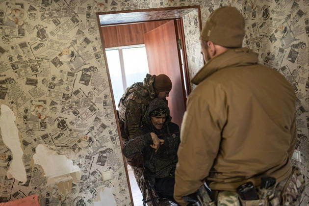 Ukrainian police unit White Angels evacuates residents from Sloviansk SLOVIANSK, UKRAINE - OCTOBER 27: The White Angels police unit evacuates a person with a physical disability in Sloviansk, Ukraine, 27 October 2026 Diego Herrera Carcedo Anadolu Sloviansk Ukraine. Editorial use only. Please get in touch for any other usage.  Copyright: x2026xAnadoluxDiegoxHerreraxCarcedox