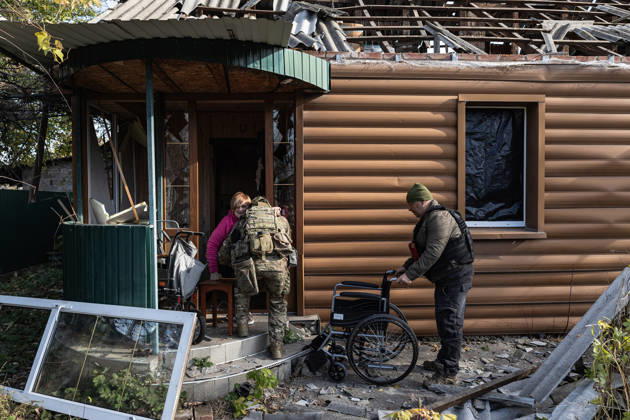 Ukrainian police unit White Angels evacuates residents from Sloviansk SLOVIANSK, UKRAINE - OCTOBER 27: The White Angels police unit evacuates a person with a physical disability in Sloviansk, Ukraine, 27 October 2026 Diego Herrera Carcedo Anadolu Sloviansk Ukraine. Editorial use only. Please get in touch for any other usage.  Copyright: x2026xAnadoluxDiegoxHerreraxCarcedox