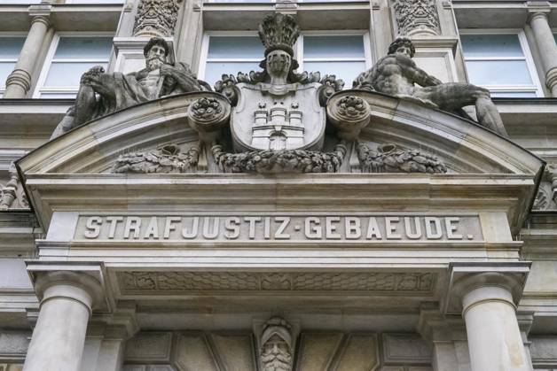 CNTV COURT Exterior View Hamburg, Sievekingsplatz High security measures are in place at the Hamburg Regional Court Criminal Justice Building October 27, 2026 Hamburg, Germany