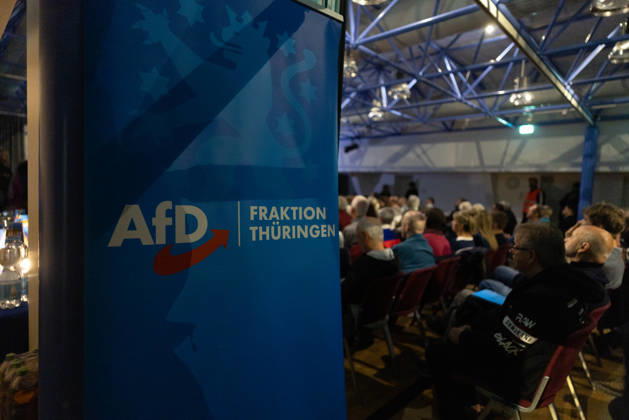 AfD Demonstration in Jena, July 27, 2026: At the Lisa Community Center, Bjoern Hoecke spoke without a microphone and under emergency lighting; activists had previou 27102026_ppb-23