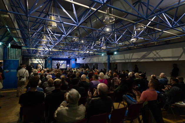 AfD Demonstration in Jena, July 27, 2026: At the Lisa Community Center, Bjoern Hoecke spoke without a microphone and under emergency lighting; activists had previou 27102026_ppb-24