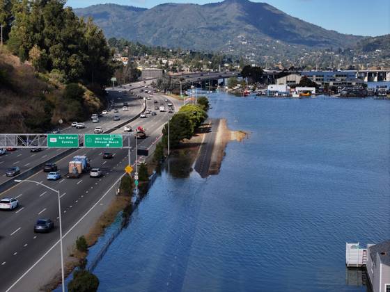 High tide in Marin County of California MARIN COUNTY, CA - OCTOBER 27: Floodwaters covered roads in Marin County during high tide between Sausalito and Mill Valley in California, United States on October 27, 2026. Tayfun Coskun Anadolu California United States. Editorial use only. Please get in touch for any other usage.  Copyright: x2026xAnadoluxTayfunxCoskunx
