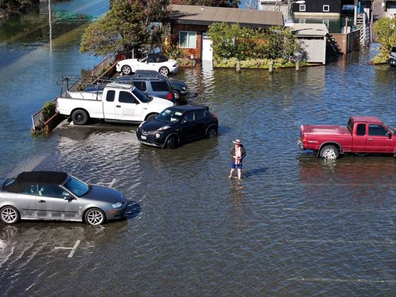 High tide in Marin County of California MARIN COUNTY, CA - OCTOBER 27: Floodwaters covered roads in Marin County during high tide between Sausalito and Mill Valley in California, United States on October 27, 2026. Tayfun Coskun Anadolu California United States. Editorial use only. Please get in touch for any other usage.  Copyright: x2026xAnadoluxTayfunxCoskunx