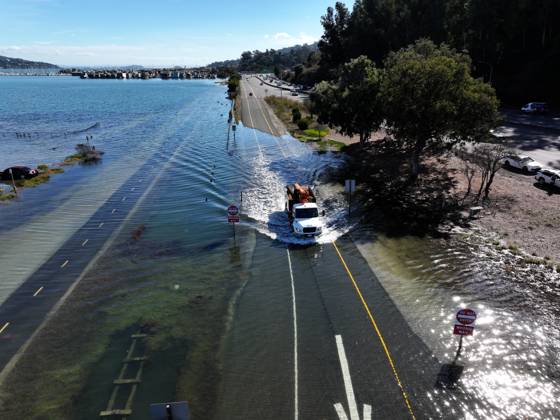 High tide in Marin County of California MARIN COUNTY, CA - OCTOBER 27: Floodwaters covered roads in Marin County during high tide between Sausalito and Mill Valley in California, United States on October 27, 2026. Tayfun Coskun Anadolu California United States. Editorial use only. Please get in touch for any other usage.  Copyright: x2026xAnadoluxTayfunxCoskunx
