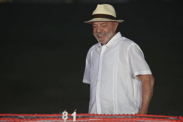 Supporters of Brazilian President Lula celebrate his 81st birthday in Brasilia BRASILIA, BRAZIL - OCTOBER 27: Brazilian President Luiz Inacio Lula da Silva, the Workers Party (PT) candidate who won the presidential runoff election on Sunday, celebrates his 81st birthday, in Brasilia, Brazil, October 27, 2026. Mateus Bonomi Anadolu Brasilia Brazil. Editorial use only. Please get in touch for any other usage.  Copyright: x2026xAnadoluxMateusxBonomix