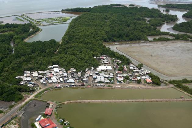 Machala, Tuesday, October 27, 2026 Aerial survey of the city of Machala to assess the flooding caused by the El Nino phenomenon. Photos: API Pocho Pato, Machala, El Oro, Ecuador. 20261027 251798 6ae1297f77ca6 img 20261027 174354 Copyright: xPochoxPatox