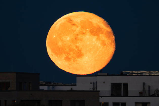 Full Moon Over Frankfurt s Rooftops The full moon rises behind the houses in Frankfurt s Riedberg neighborhood The full moon in October is traditionally also called the Hunter s Moon Frankfurt am Main Riedberg Hesse Germany 2026-10-27_ffm_vollmond_05
