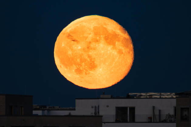 Full Moon Over Frankfurt s Rooftops The full moon rises behind the houses in Frankfurt s Riedberg neighborhood The full moon in October is traditionally also called the Hunter s Moon Frankfurt am Main Riedberg Hesse Germany 2026-10-27_ffm_vollmond_06