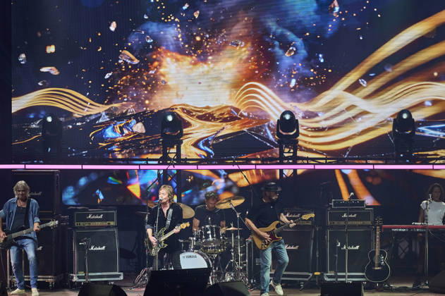 Chris Norman Band live at a concert on the Lifelines Tour at the Swiss Life Hall in Hanover, October 26, 2026 Foto:xU.xStammx xFuturexImagex norman_6002