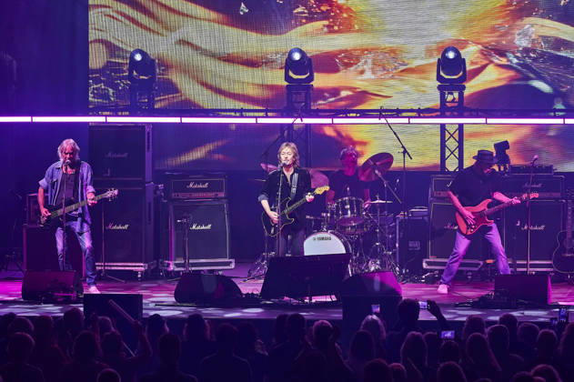 Chris Norman Band live at a concert on the Lifelines Tour at the Swiss Life Hall in Hanover, October 26, 2026 Foto:xU.xStammx xFuturexImagex norman_6005