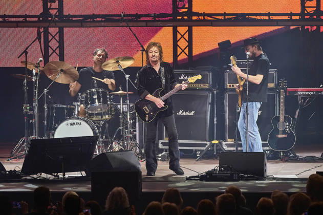 Chris Norman Band live at a concert on the Lifelines Tour at the Swiss Life Hall in Hanover, October 26, 2026 Foto:xU.xStammx xFuturexImagex norman_6032