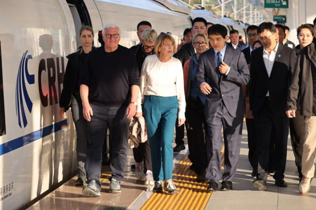 Federal President in the Yellow Mountains, China, October 28, 2026, China, Hefei, Presidential Air Service, departure of Federal President Frank Walter Steinmeier and Elke Buedenbender for China and visit to Yuping National Park in the Hangshan Mountains (Yellow Mountains), a 130-million-year-old granite formation that Caspar David Friedrich once painted; Hangshan, Anhui, China