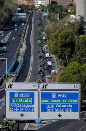 About 500 tractors take to the streets of Madrid to demand a profitable agricultural sector. Several tractors arrive in the capital on October 28, 2026, in Madrid, Spain. Nearly 500 tractors, accompanied by thousands of farmers and ranchers from all over Spain—called to action by Asaja, COAG, and Unión de Uniones, have taken to the streets of Madrid to demand urgent measures that guarantee the profitability of farms and the future of the countryside. October 28, 2026, Madrid, Spain Copyright: xAlbertoxOrtegax 7874526
