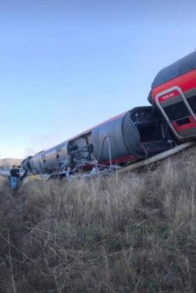 News - Nuevo accidente ferroviario: chocan un Iryo y un AVE a la altura de Urda (Toledo) New train accident: an Iryo and a AVE train collide near Urda (Toledo), Wednesday, October 28, 2026 Cordon Press during Nuevo accidente ferroviario: chocan un Iryo y un AVE a la altura de Urda (Toledo), News in , , October 28 2026 Copyright: x CordonxPressx xLiveMediax LPN_2776800