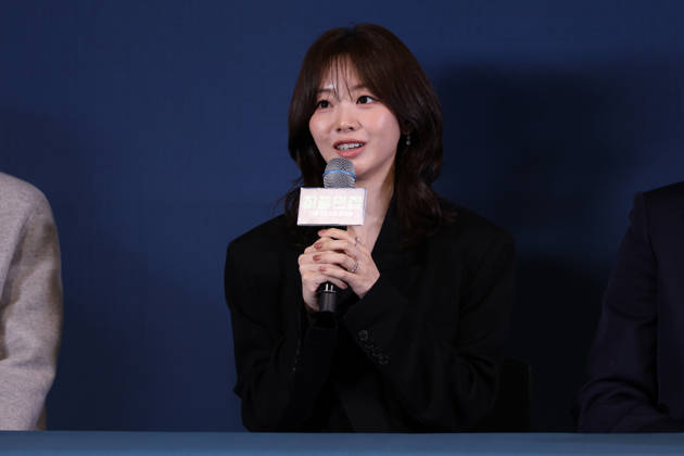 Seoul press screening for the movie Final Interview South Korean actor Cho Yi-hyun speaks during a press preview for the movie Final Interview in Seoul, South Korea, on October 28, 2026. Seoul South Korea  Copyright: xMatrixxImagesx xJungxUi-Chelx