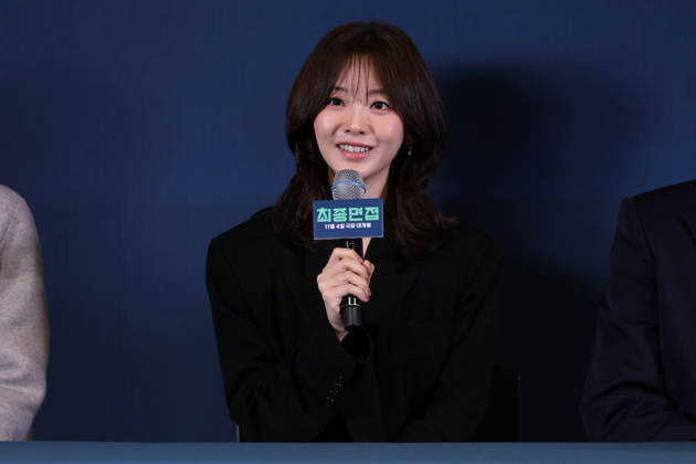 Seoul press screening for the movie Final Interview South Korean actor Cho Yi-hyun speaks during a press preview for the movie Final Interview in Seoul, South Korea, on October 28, 2026. Seoul South Korea  Copyright: xMatrixxImagesx xJungxUi-Chelx
