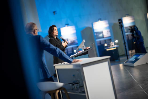 Dorothee Bär, Federal Minister for Research, Technology, and Space, and Andreas Tünnermann, Fraunhofer IOF, spokesperson for the QuNET Initiative, together on stage at the closing ceremony and presentation of the QuNET Initiative, a quantum communication network connecting Bavaria, Thuringia, and Berlin, Berlin, Germany, Futurium