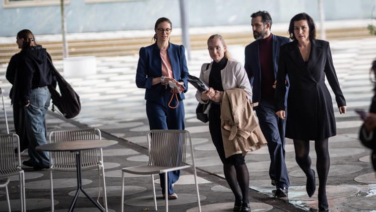 Dorothee Bär, Federal Minister for Research, Technology, and Space (on the right in the photo), walks from her ministry to the Futurium, which is located directly on the neighboring property. Conclusion and presentation of the QuNET initiative, a quantum communications network connecting Bavaria, Thuringia, and Berlin, Berlin, Germany, Futurium