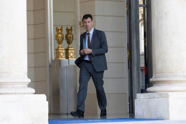 Cabinet meeting at the Elysee Palace - Paris French Minister of Higher Education, Research and Space Philippe Baptiste leaves after attending the weekly cabinet meeting at the Elysee Palace in Paris on October 28, 2026. Photo by Raphael Lafargue ABACAPRESS.COM Paris France  Copyright: xLafarguexRaphael ABACAx