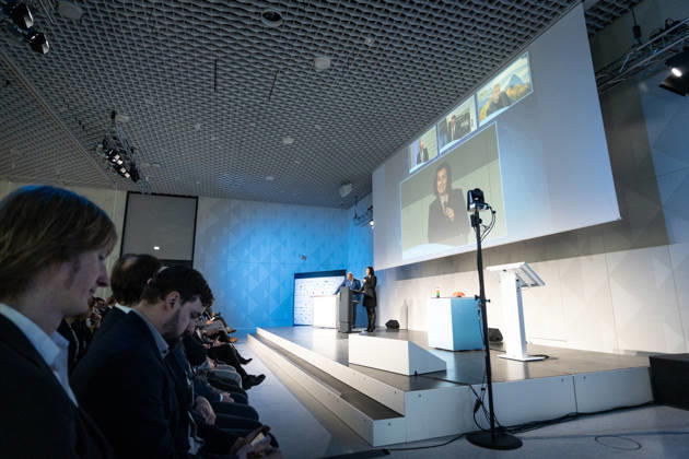 Dorothee Bär, Federal Minister for Research, Technology, and Space, and Andreas Tünnermann, Fraunhofer IOF, spokesperson for the QuNET Initiative, together on stage at the closing ceremony and presentation of the QuNET Initiative, a quantum communication network connecting Bavaria, Thuringia, and Berlin, Berlin, Germany, Futurium