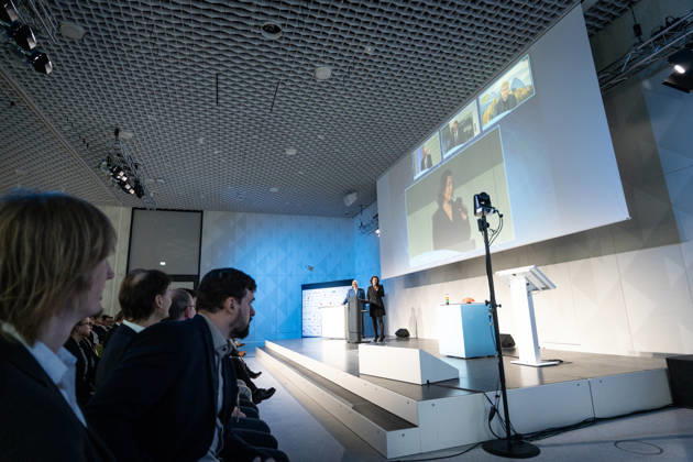 Dorothee Bär, Federal Minister for Research, Technology, and Space, and Andreas Tünnermann, Fraunhofer IOF, spokesperson for the QuNET Initiative, together on stage at the closing ceremony and presentation of the QuNET Initiative, a quantum communication network connecting Bavaria, Thuringia, and Berlin, Berlin, Germany, Futurium