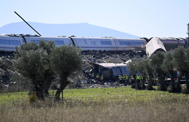 Death toll in Spain high-speed train collision climbs to 46 TOLEDO, SPAIN - OCTOBER 28: Emergency teams work at the scene of a collision involving two high-speed trains near Urda station in Toledo province, Spain, on October 28, 2026. The death toll has risen to 46, according to Spanish media reports. Preliminary information suggests that a Renfe AVE train struck the rear of a stationary Iryo train, causing two carriages to derail and fall down an embankment. Emergency crews continue rescue and response operations as authorities investigate the cause of the collision. Burak Akbulut Anadolu Toledo Spain. Editorial use only. Please get in touch for any other usage.  Copyright: x2026xAnadoluxBurakxAkbulutx