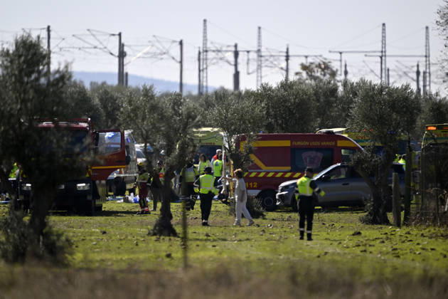 Death toll in Spain high-speed train collision climbs to 46 TOLEDO, SPAIN - OCTOBER 28: Emergency teams work at the scene of a collision involving two high-speed trains near Urda station in Toledo province, Spain, on October 28, 2026. The death toll has risen to 46, according to Spanish media reports. Preliminary information suggests that a Renfe AVE train struck the rear of a stationary Iryo train, causing two carriages to derail and fall down an embankment. Emergency crews continue rescue and response operations as authorities investigate the cause of the collision. Burak Akbulut Anadolu Toledo Spain. Editorial use only. Please get in touch for any other usage.  Copyright: x2026xAnadoluxBurakxAkbulutx
