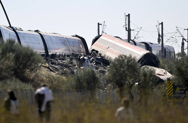 Death toll in Spain high-speed train collision climbs to 46 TOLEDO, SPAIN - OCTOBER 28: Emergency teams work at the scene of a collision involving two high-speed trains near Urda station in Toledo province, Spain, on October 28, 2026. The death toll has risen to 46, according to Spanish media reports. Preliminary information suggests that a Renfe AVE train struck the rear of a stationary Iryo train, causing two carriages to derail and fall down an embankment. Emergency crews continue rescue and response operations as authorities investigate the cause of the collision. Burak Akbulut Anadolu Toledo Spain. Editorial use only. Please get in touch for any other usage.  Copyright: x2026xAnadoluxBurakxAkbulutx