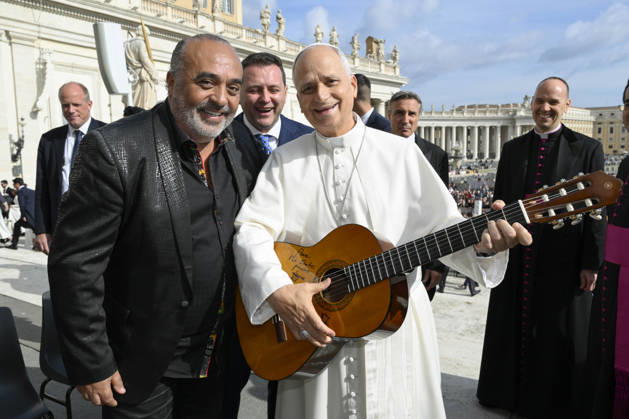 News Bilder des Tages ITALY - REL - POPE LEO XIV PRESIDES OVER THE WEEKLY GENERAL AUDIENCE IN ST. PETER S SQUARE VATICAN CITY October 28, 2026 Italy, Rome, Vatican Italy, October 28, 2026: Pope Leo XIV during his weekly general audience in St Peter s Square at the Vatican. EDITORIAL USE ONLY - NO BOOKS Copyright: xVATICANxMEDIA CPPx
