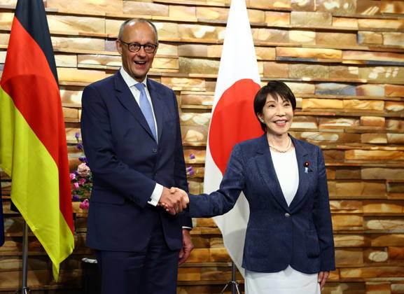 German Chancellor Friedrich Merz meets Japanese Prime Minister Sanae Takaichi in Tokyo TOKYO, JAPAN - OCTOBER 28: (----EDITORIAL USE ONLY MANDATORY CREDIT - ISSEI KATO REUTERS POOL - NO MARKETING NO ADVERTISING CAMPAIGNS - DISTRIBUTED AS A SERVICE TO CLIENTS----) German Chancellor Friedrich Merz (L) and Japanese Prime Minister Sanae Takaichi (R) shake hands ahead of their meeting at the Japanese prime minister s official residence in Tokyo, Japan, on October 28, 2026. Reuters Issei Kato Pool Anadolu Tokyo Japan. Editorial use only. Please get in touch for any other usage.  Copyright: x2026xAnadoluxReuters IsseixKato Poolx
