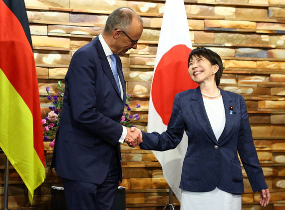 German Chancellor Friedrich Merz meets Japanese Prime Minister Sanae Takaichi in Tokyo TOKYO, JAPAN - OCTOBER 28: (----EDITORIAL USE ONLY MANDATORY CREDIT - ISSEI KATO REUTERS POOL - NO MARKETING NO ADVERTISING CAMPAIGNS - DISTRIBUTED AS A SERVICE TO CLIENTS----) German Chancellor Friedrich Merz (L) and Japanese Prime Minister Sanae Takaichi (R) shake hands ahead of their meeting at the Japanese prime minister s official residence in Tokyo, Japan, on October 28, 2026. Reuters Issei Kato Pool Anadolu Tokyo Japan. Editorial use only. Please get in touch for any other usage.  Copyright: x2026xAnadoluxReuters IsseixKato Poolx