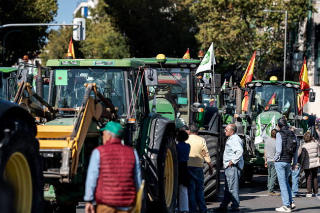 Spanish farmers take to Madrid s streets with tractors to demand better conditions for the agricultural sector. MADRID, SPAIN - OCTOBER 28: Tractors from across Spain fill the streets of Madrid as farmers and livestock breeders mobilize to demand fair prices, lower production costs, better working conditions, and stronger support for the agricultural sector in Madrid, Spain on October 28, 2026. Diego Radames Anadolu Madrid Spain. Editorial use only. Please get in touch for any other usage.  Copyright: x2026xAnadoluxDiegoxRadamesx