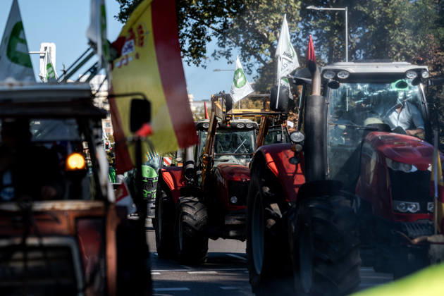 Spanish farmers take to Madrid s streets with tractors to demand better conditions for the agricultural sector. MADRID, SPAIN - OCTOBER 28: Tractors from across Spain fill the streets of Madrid as farmers and livestock breeders mobilize to demand fair prices, lower production costs, better working conditions, and stronger support for the agricultural sector in Madrid, Spain on October 28, 2026. Diego Radames Anadolu Madrid Spain. Editorial use only. Please get in touch for any other usage.  Copyright: x2026xAnadoluxDiegoxRadamesx